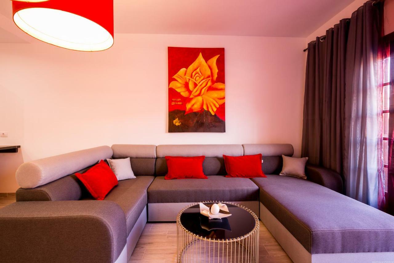 Spacious & Stylish Apartment Los Cristianos Лос Кристианос Экстерьер фото