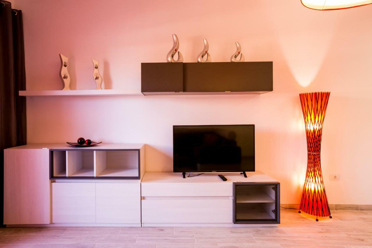 Spacious & Stylish Apartment Los Cristianos Лос Кристианос Экстерьер фото
